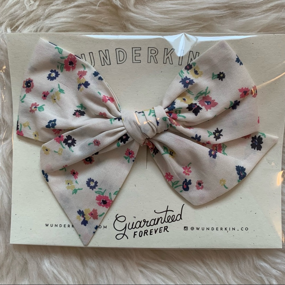 Wunderkin oversized pinwheel bow clip
